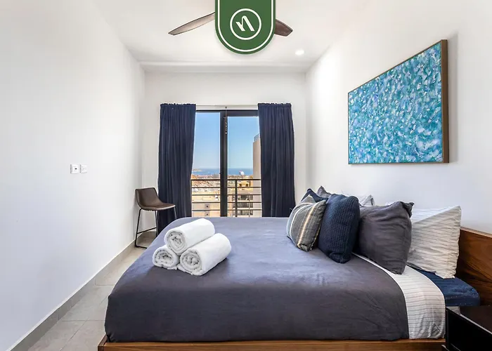 Amazing 2br With Rooftop Pool - Bbq