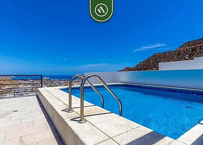Amazing 2br With Rooftop Pool - Bbq Apartment