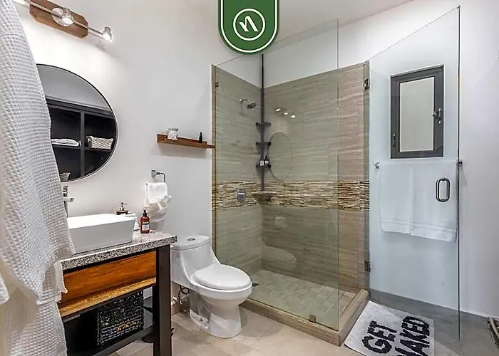 Amazing 2br With Rooftop Pool - Bbq